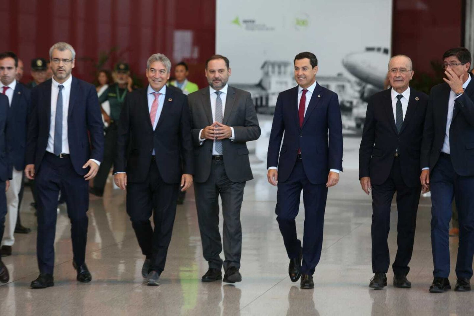 La llegada de las principales autoridades al acto.