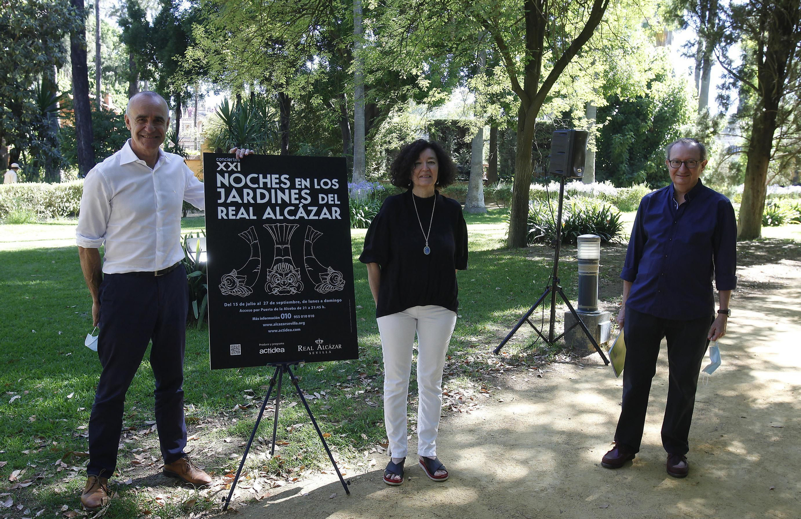 Antonio Muñoz, Isabel Rodríguez y Miguel Ángel González en la presentación.