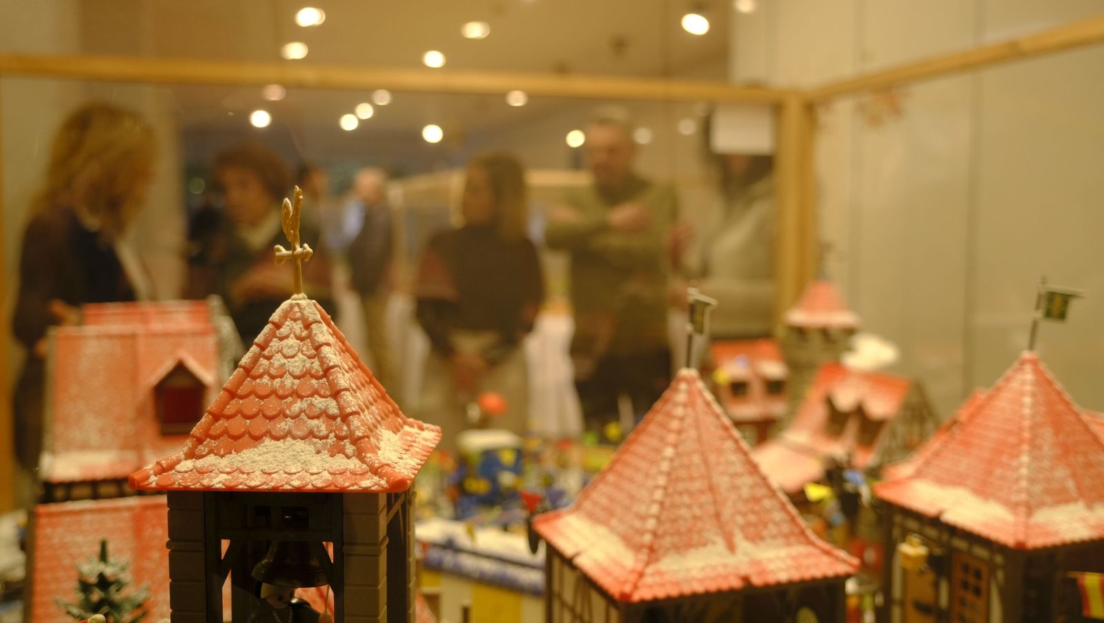 Exposición de Clicks de Playmobil contra el cáncer infantil, en fotos