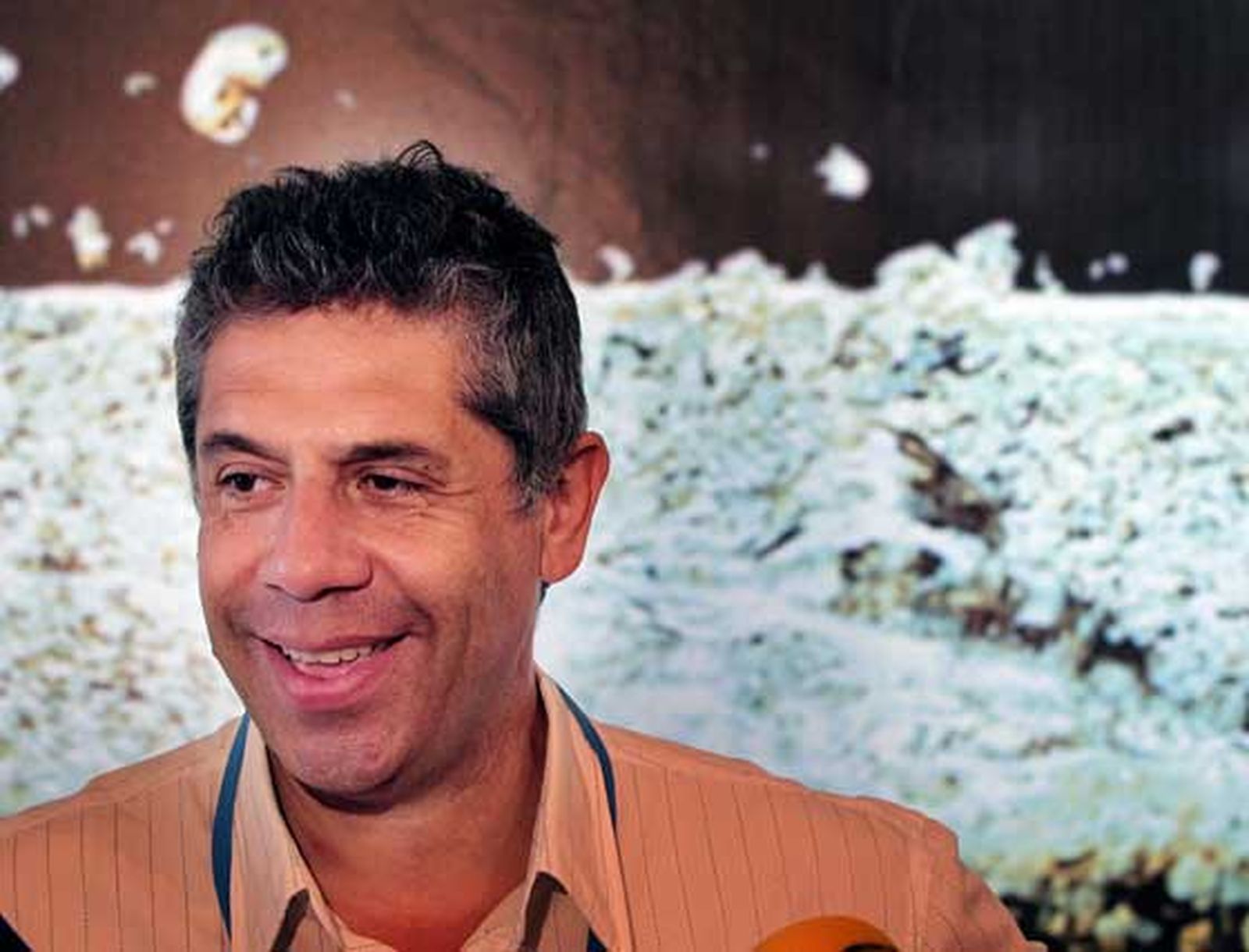 Pancho Campo, ayer en el stand del Consejo Regulador del jerez donde ofreció un primer balance sobre el desarrollo del Salón.

Foto: Miguel Angel Gonzalez