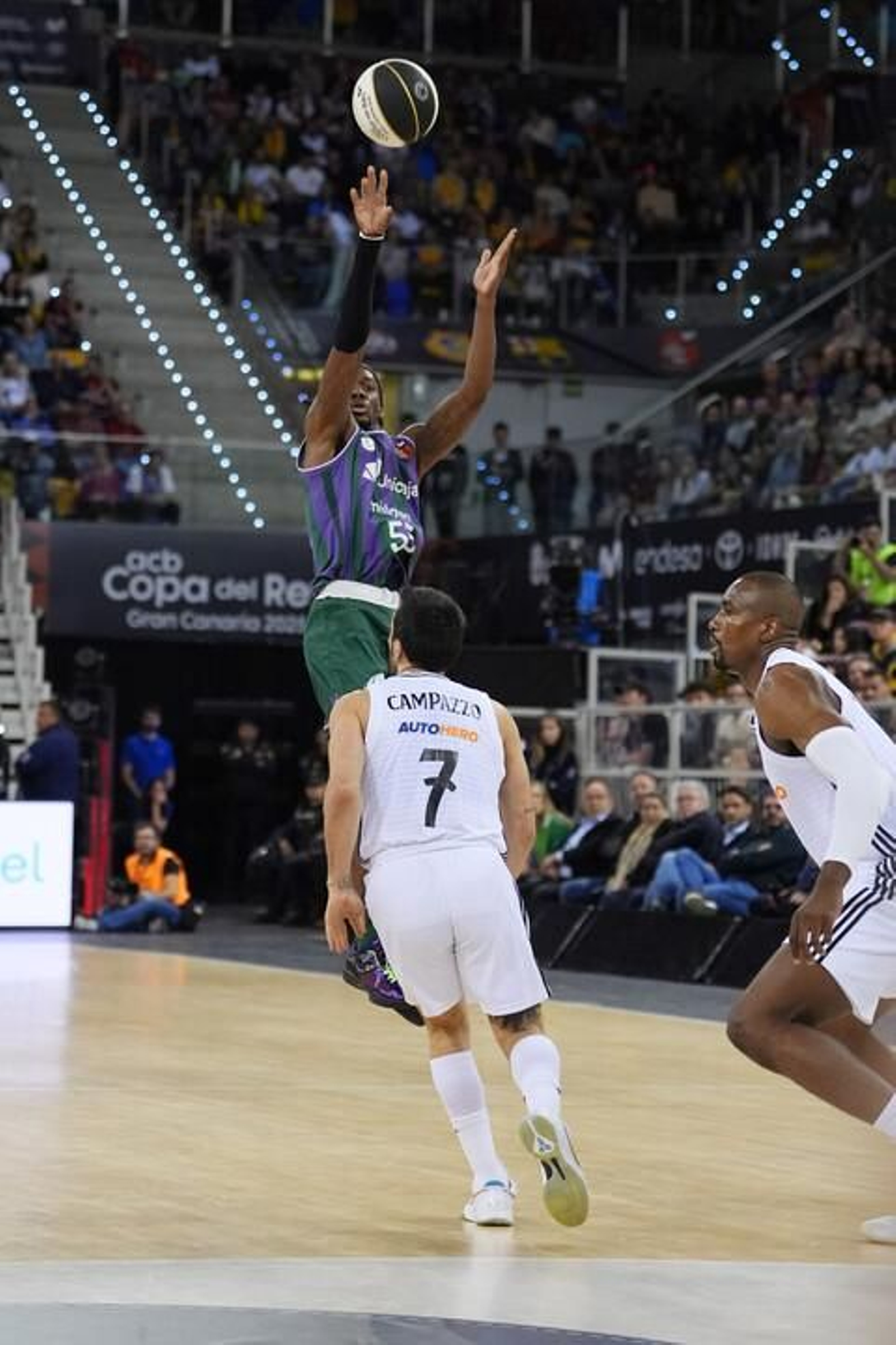 El Unicaja, campeón de Copa: Todas las imágenes del partido, la fiesta y la llegada a Málaga