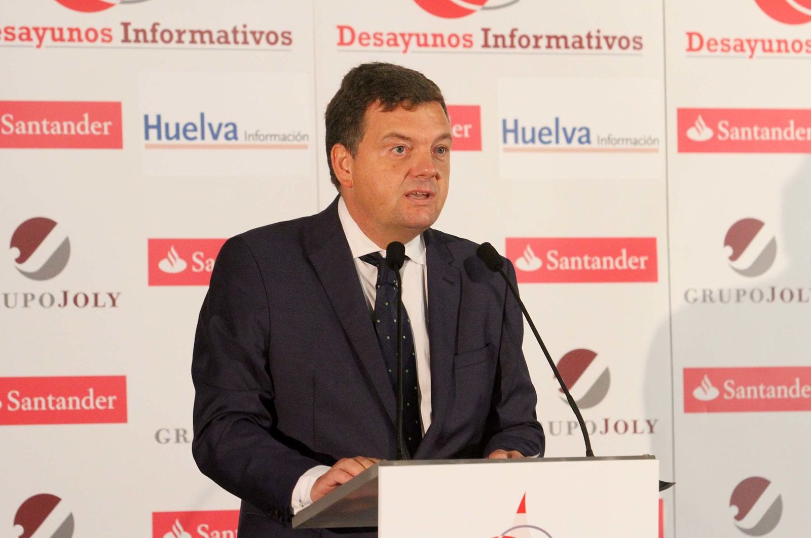 Imágenes del Desayuno Informativo del Grupo Joly con Javier Targhetta