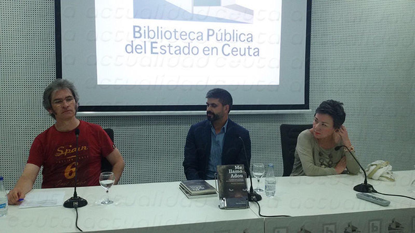 Miguel Ángel Mendoza, primero por la izquierda.