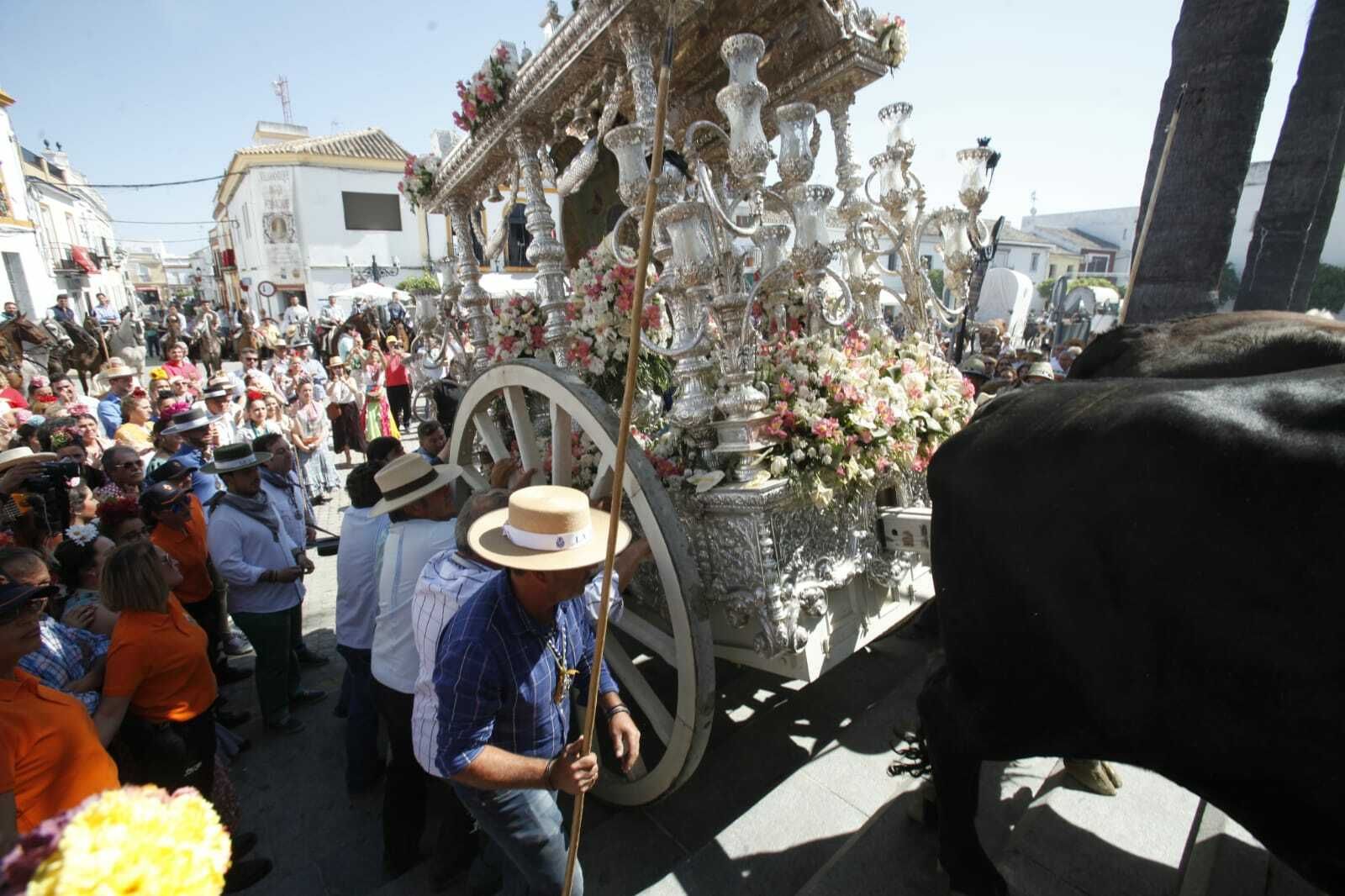 El paso de las hermandades del Rocío por Villamanrique, en imágenes