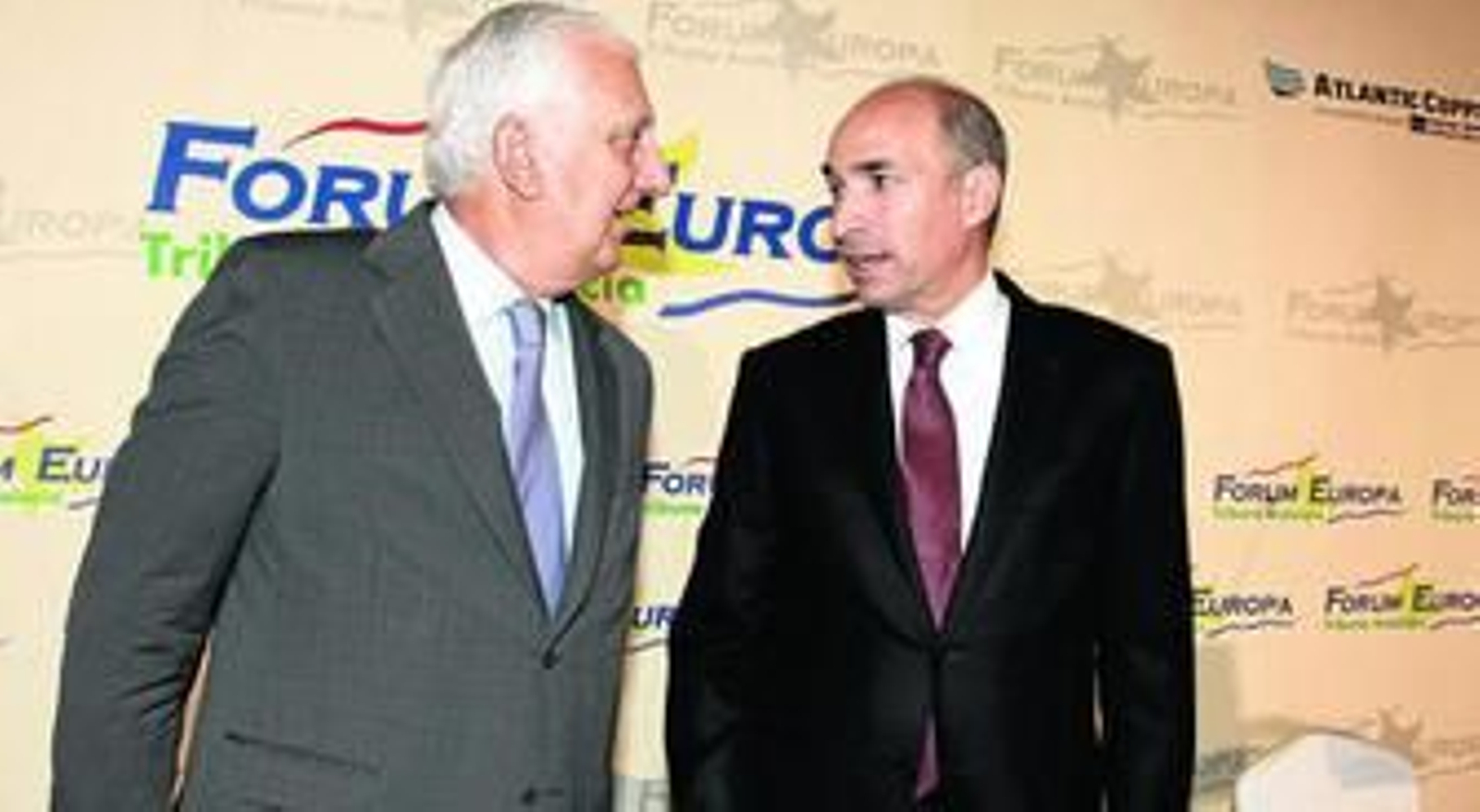 El presidente de la CEA, Santiago Herrero, y el consejero delegado de Abengoa, Manuel Sánchez Ortega, ayer.