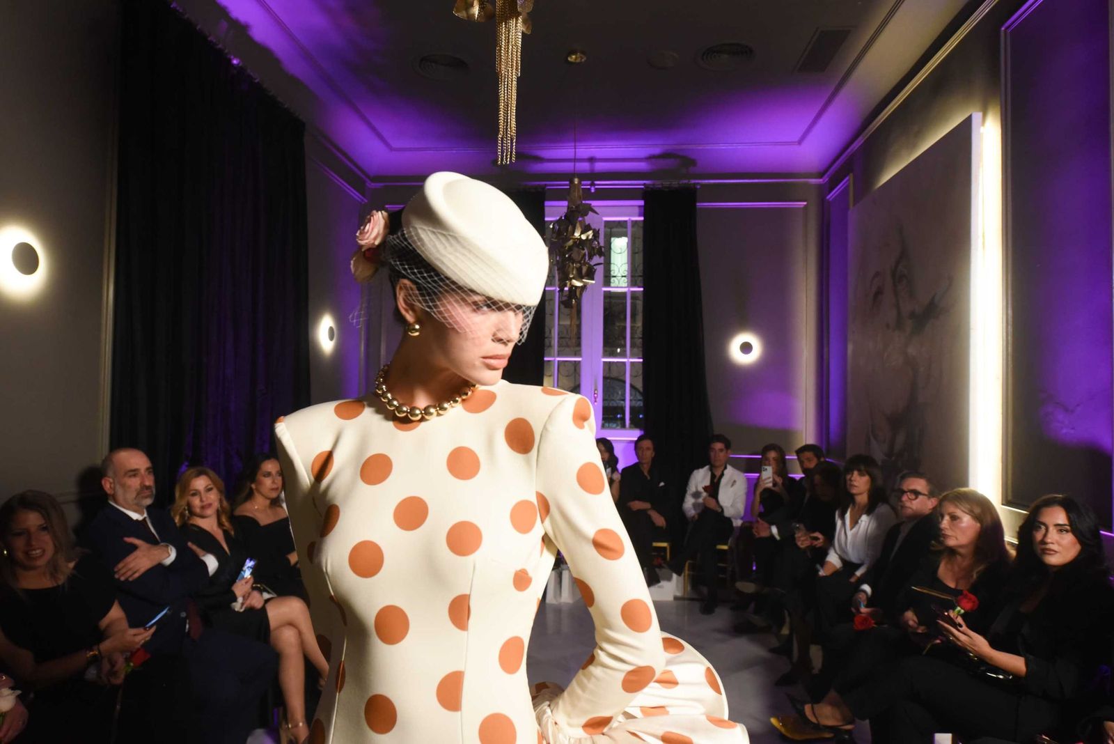 Desfile de Andrew Pocrid en La Casa de Manolete Bistró