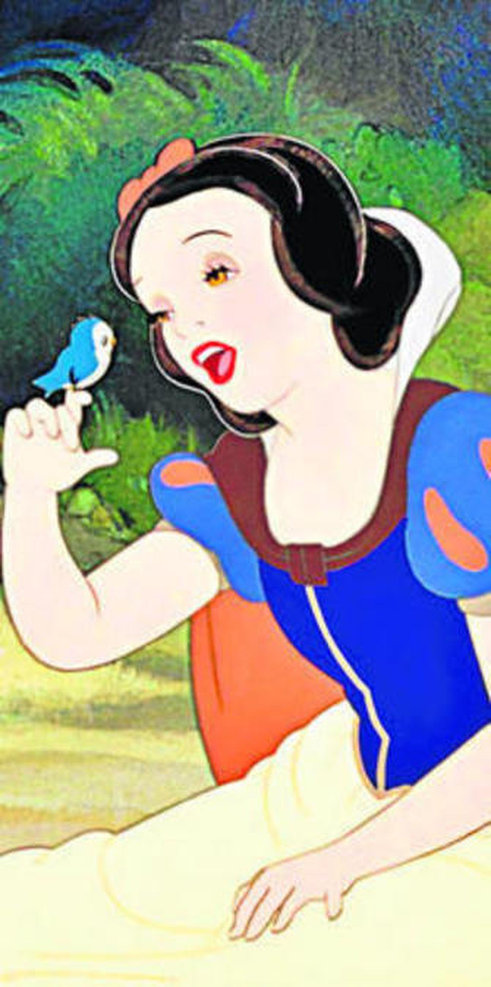 El carácter de Blancanieves (arriba, izquierda) no tiene nada que ver con el de Mérida en 'Brave'. El soso príncipe de la Cenicienta (abajo) ha desembocado en el simpático Flynn de 'Enredados'.