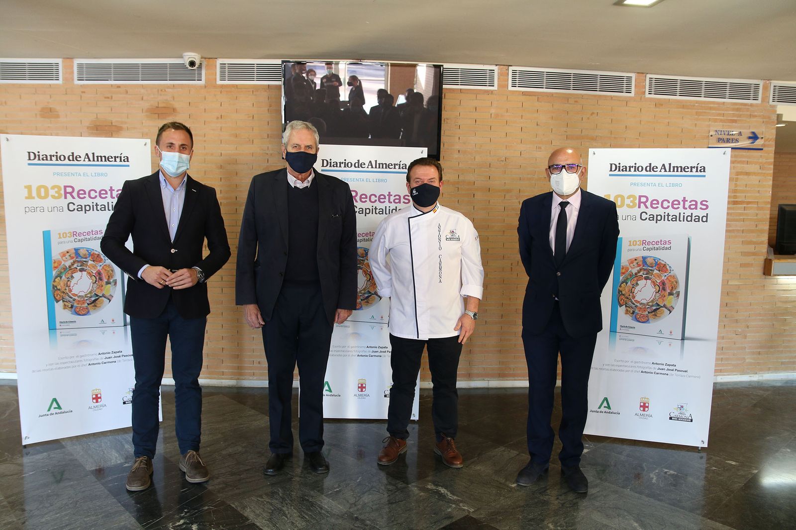 Fotogalería presentación libro '103 Recetas para una Capitalidad'. Almería