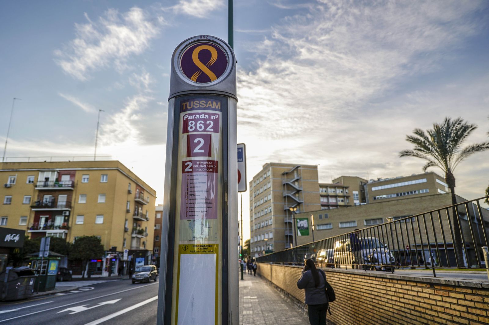 La parada del Virgen del Rocío de la línea 2 de Tussam, la que más viajeros mueve de la ciudad.