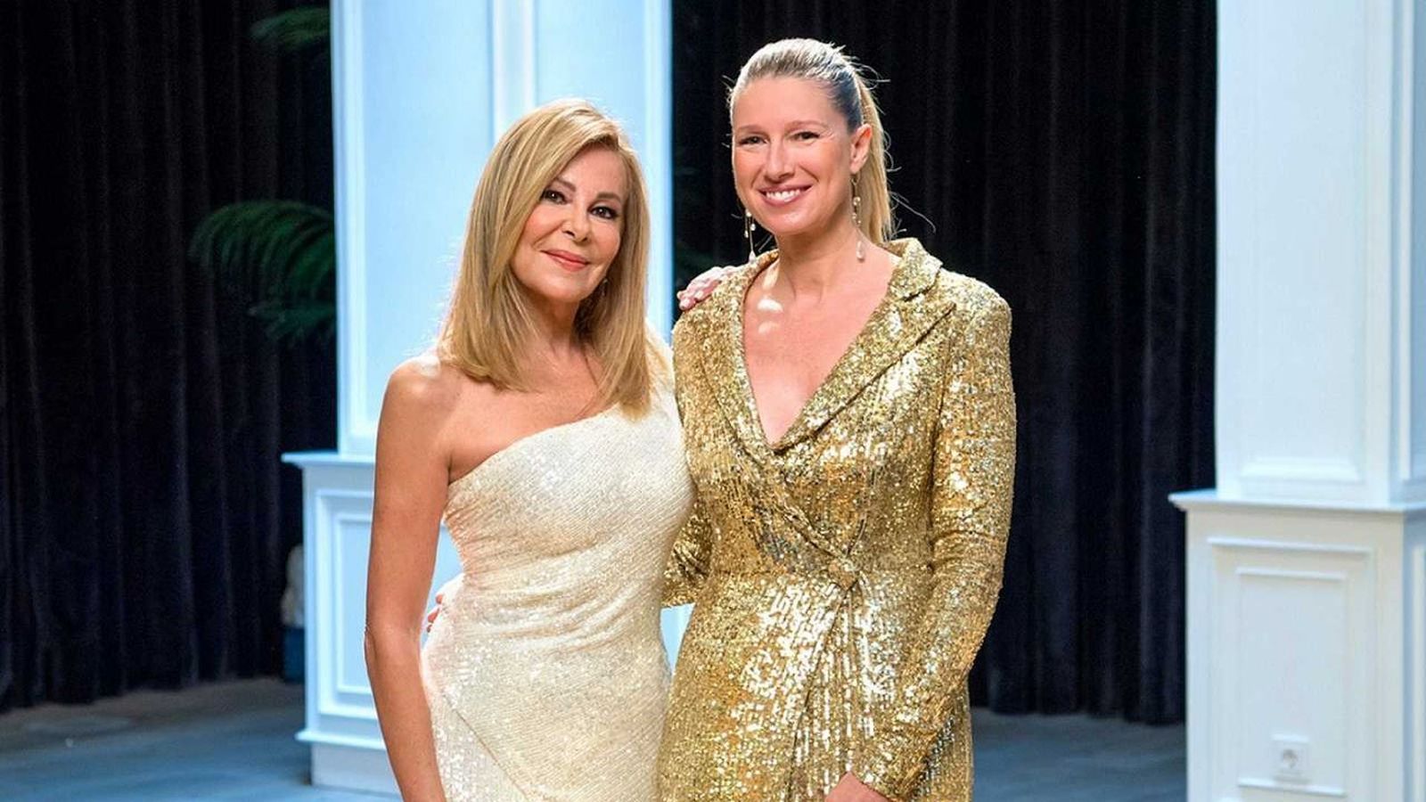 Ana Obregón y Anne Igartiburu en la foto oficial de las campanadas de TVE