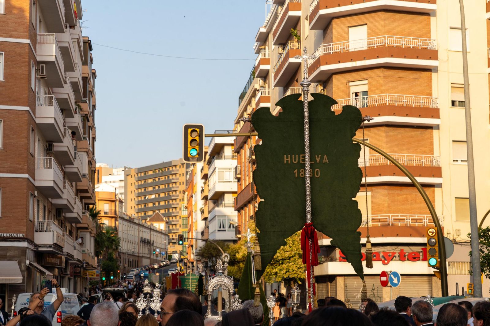 Imágenes del Rosario Jubilar rociero celebrado por las 25 hermandades filiales de la Matriz de Almonte en La Merced