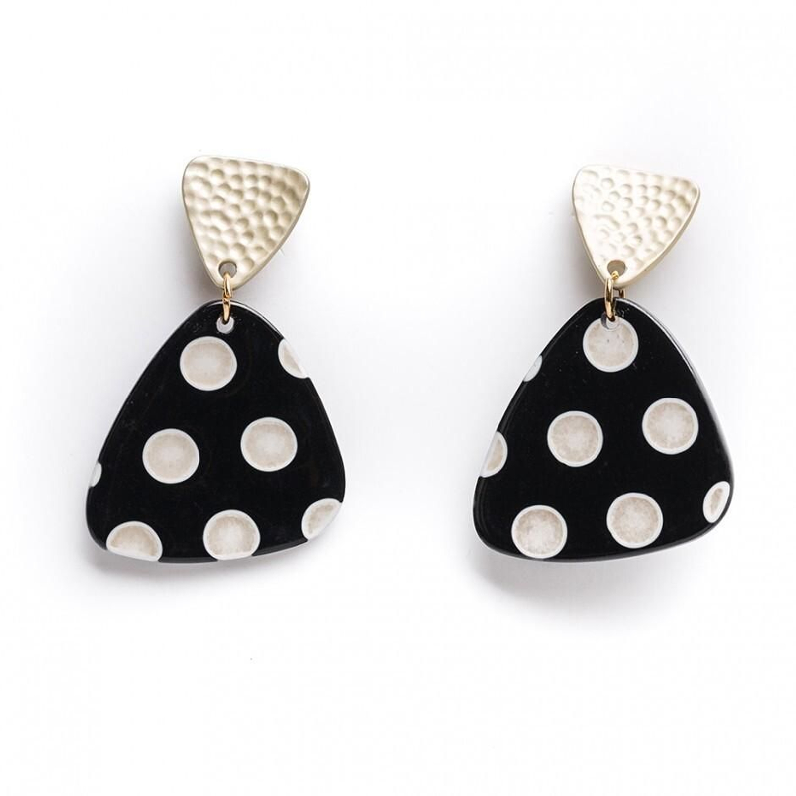 Pendientes de lunares de la firma Alexah.