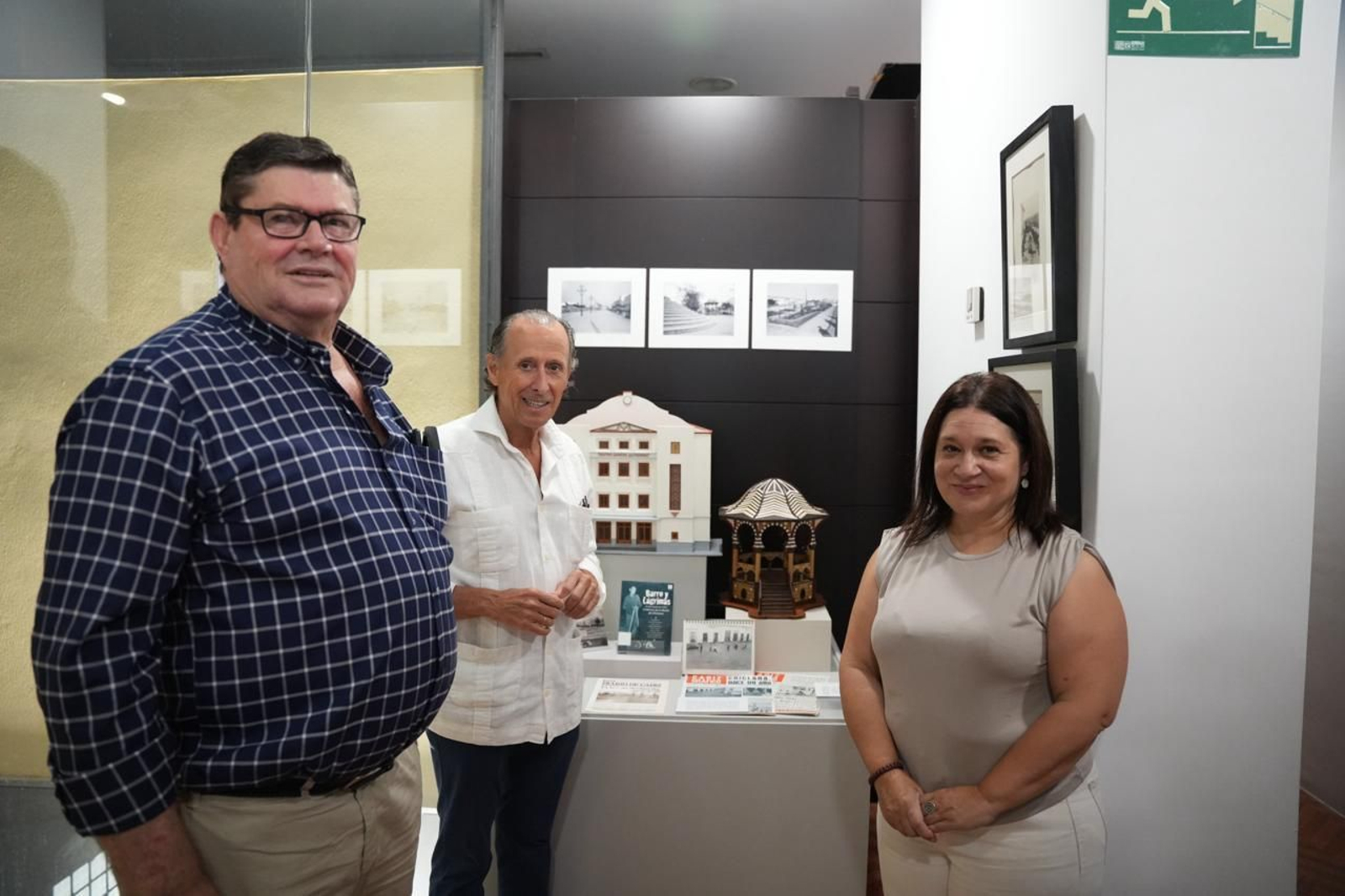 Una imagen de la inauguración de esta muestra.