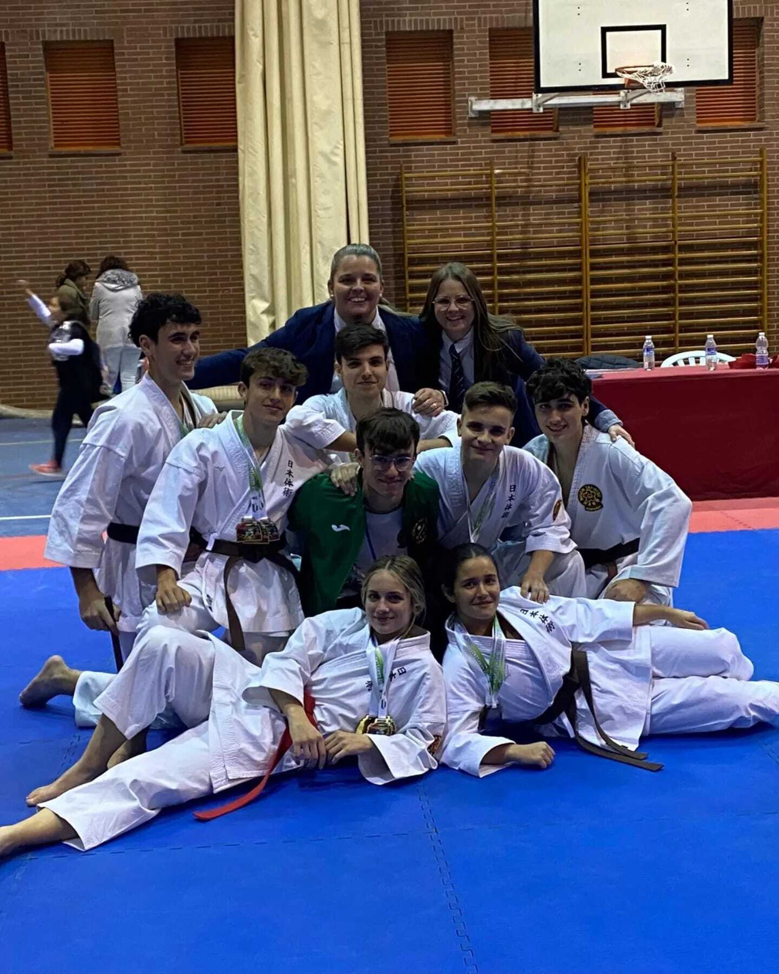 Los alumnos y alumnas de la Escuela disfrutaron en Cazalla con sus logros.