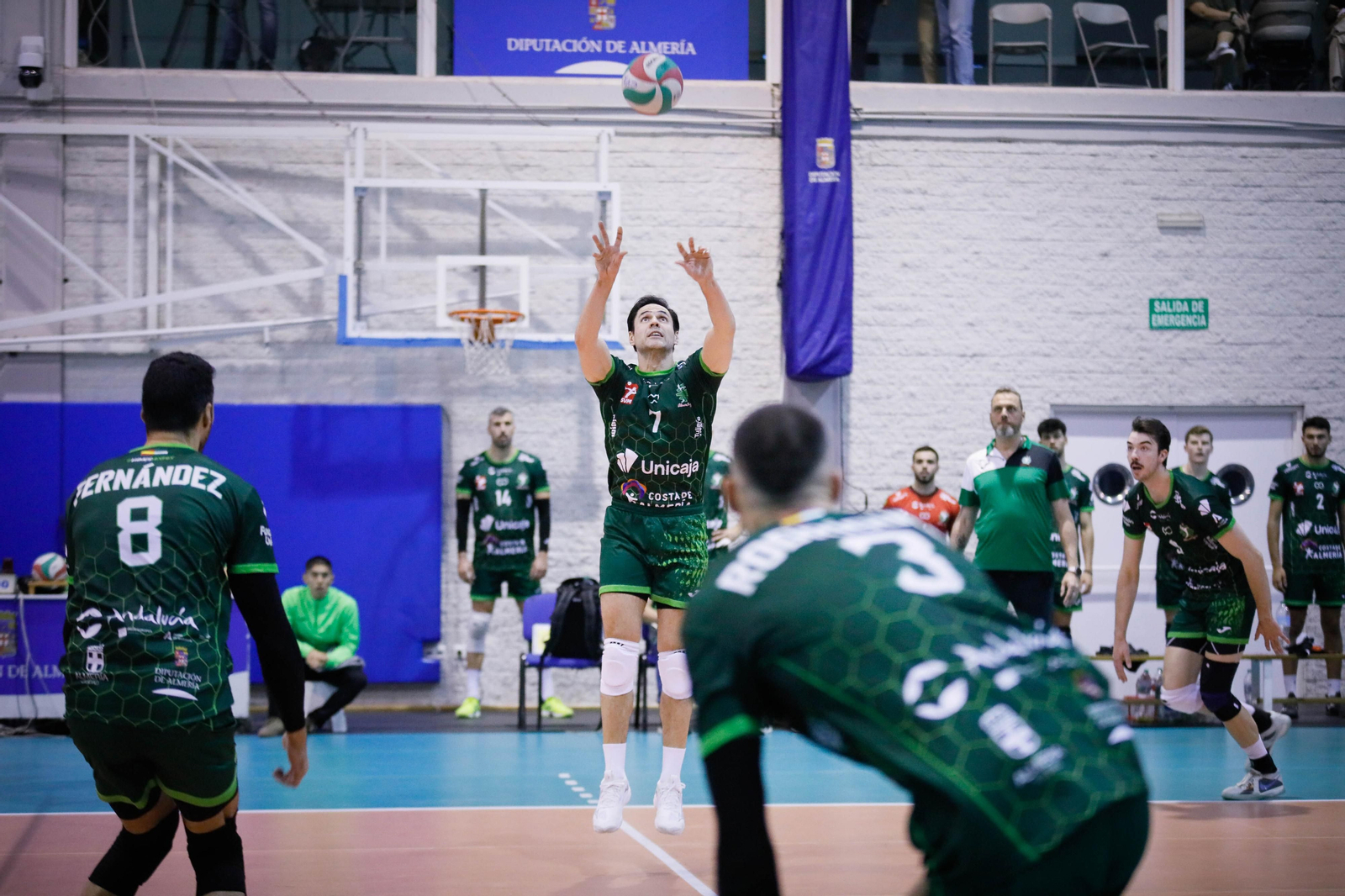 Imágenes del Unicaja Almería frente al conjunto valenciano de voleibol