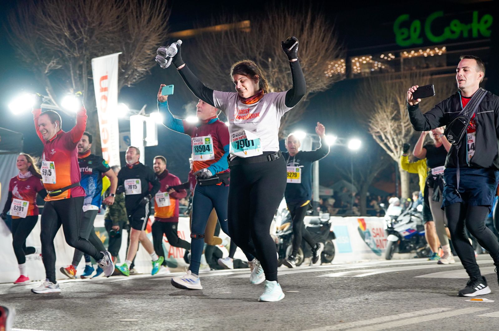 En imágenes: búscate en tu llegada a meta de la Carrera de San Antón 2026 (2)