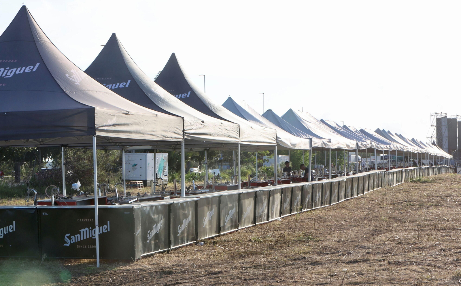 Las fotos de la barra de la fanzone del Athletic en Sevilla