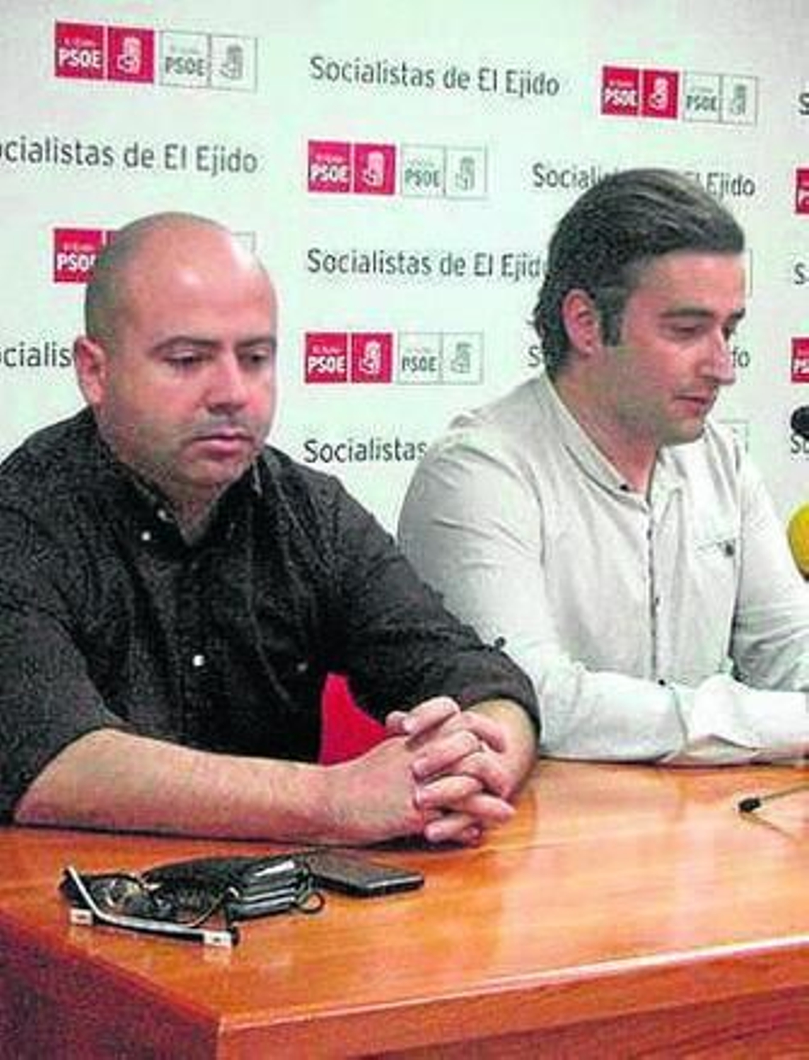 Reunión en la sede ejidense.
