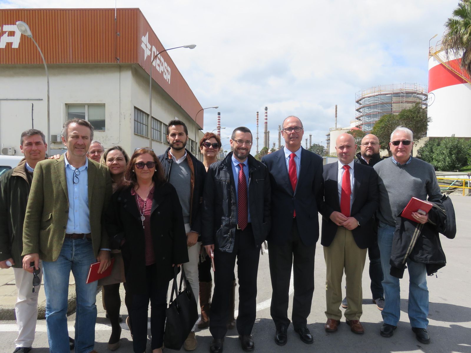El equipo  de gobierno visita Cepsa