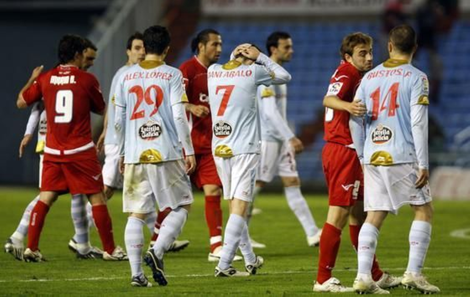 El equipo azulino, que jugó hasta el final con el marcador en contra, consiguió salvar un punto en el último minuto con un gol de Mario Bermejo

Foto: LOF