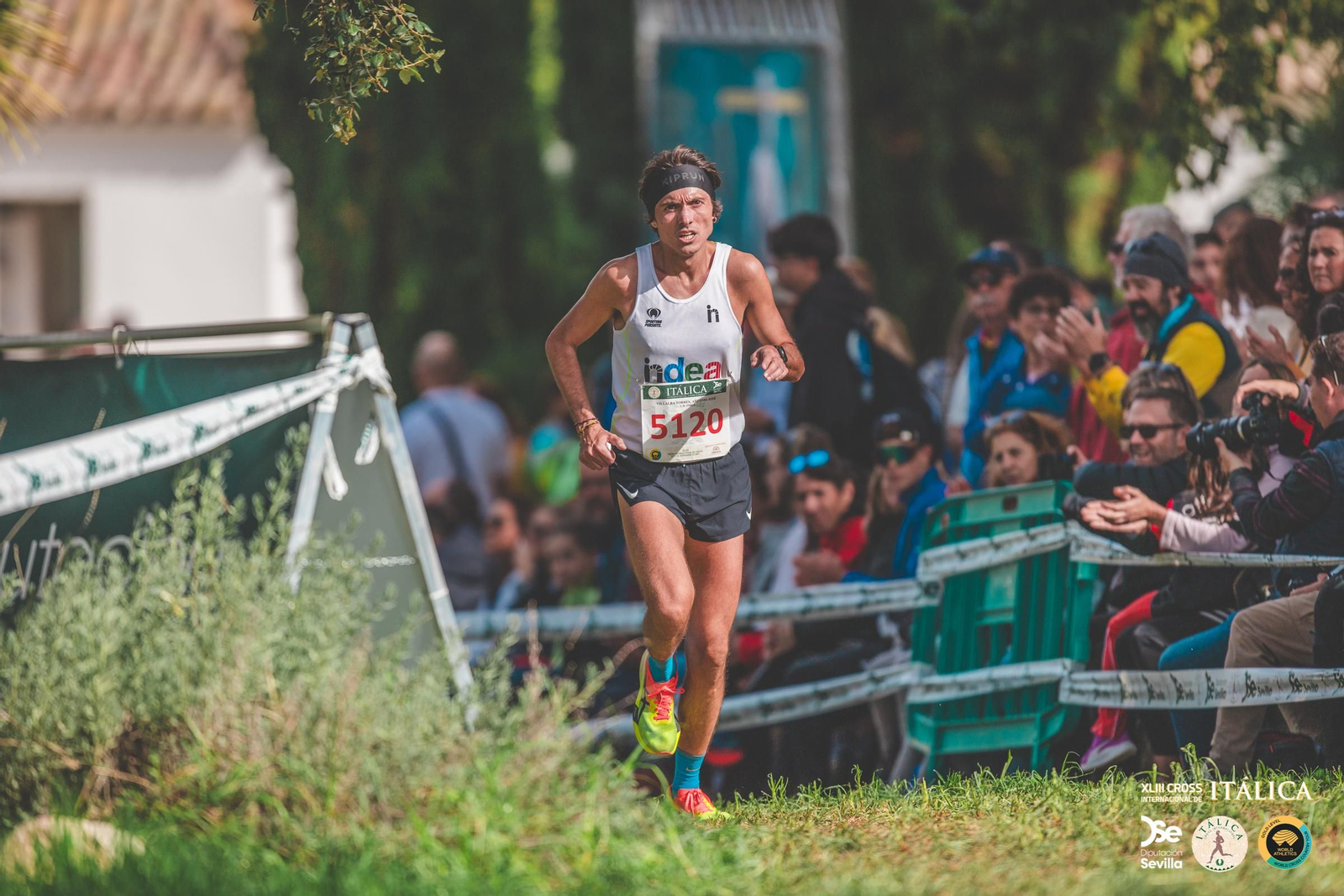 Búscate en las fotos del Cross de Itálica 2025 | 12