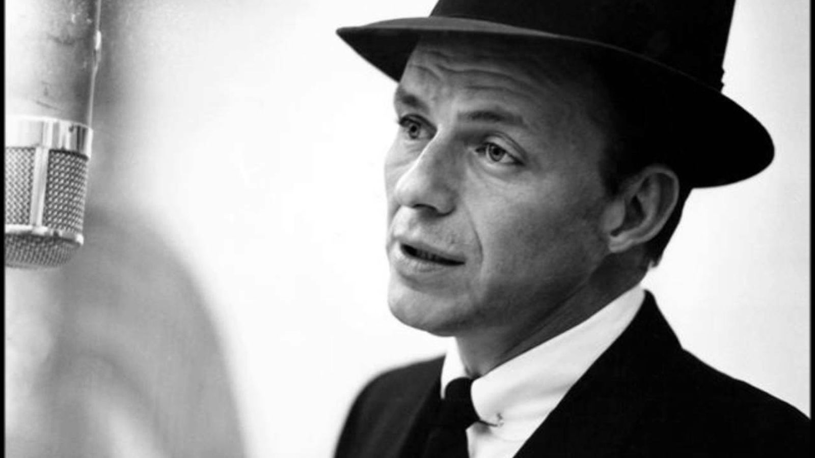 En la imagen, el famoso cantante Frank Sinatra de joven.