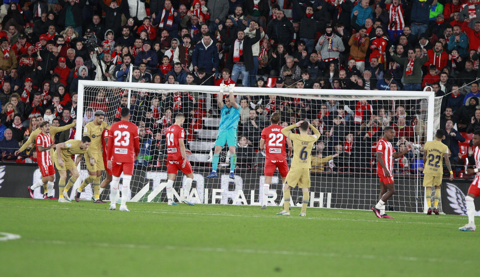 Imágenes de la victoria de la U.D. Almería ante el F.C. Barcelona