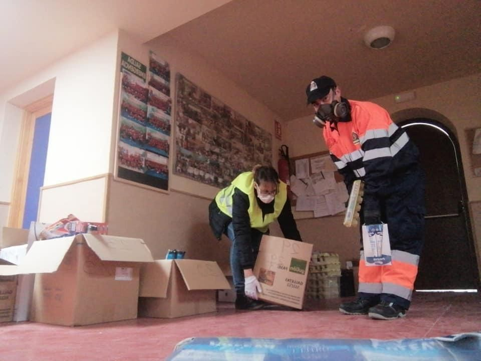 Reparto de alimentos en Córdoba durante la crisis del coronavirus. Reparto de alimentos en Córdoba durante la crisis del coronavirus.