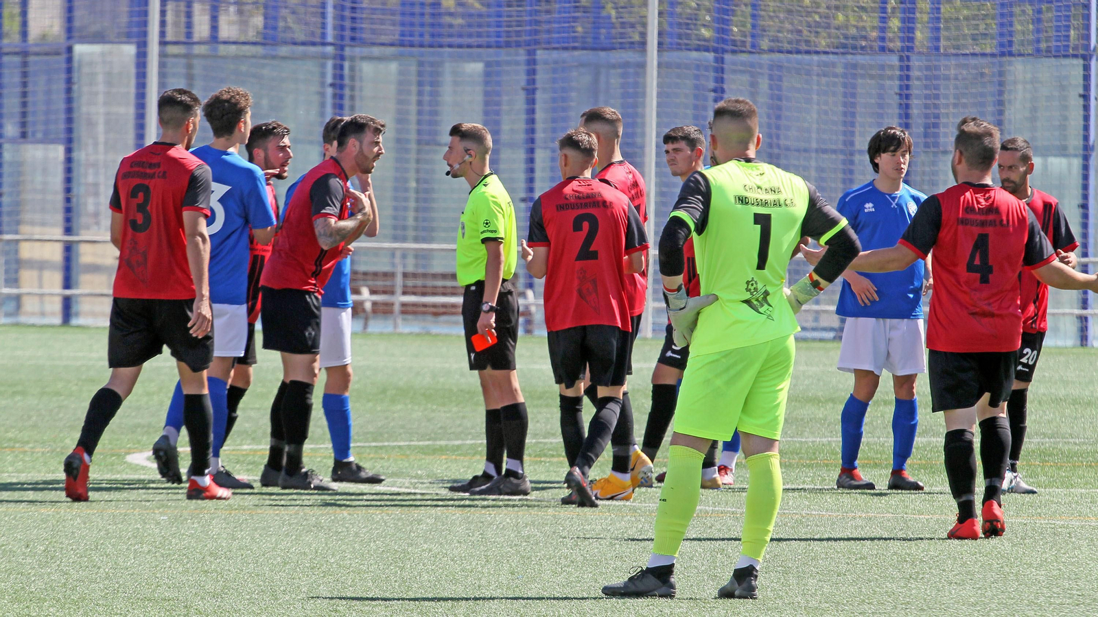 Bronca en La Granja entre Xerez DFC B y el Chiclana Industrial CF Bronca en La Granja entre Xerez DFC B y el Chiclana Industrial CF