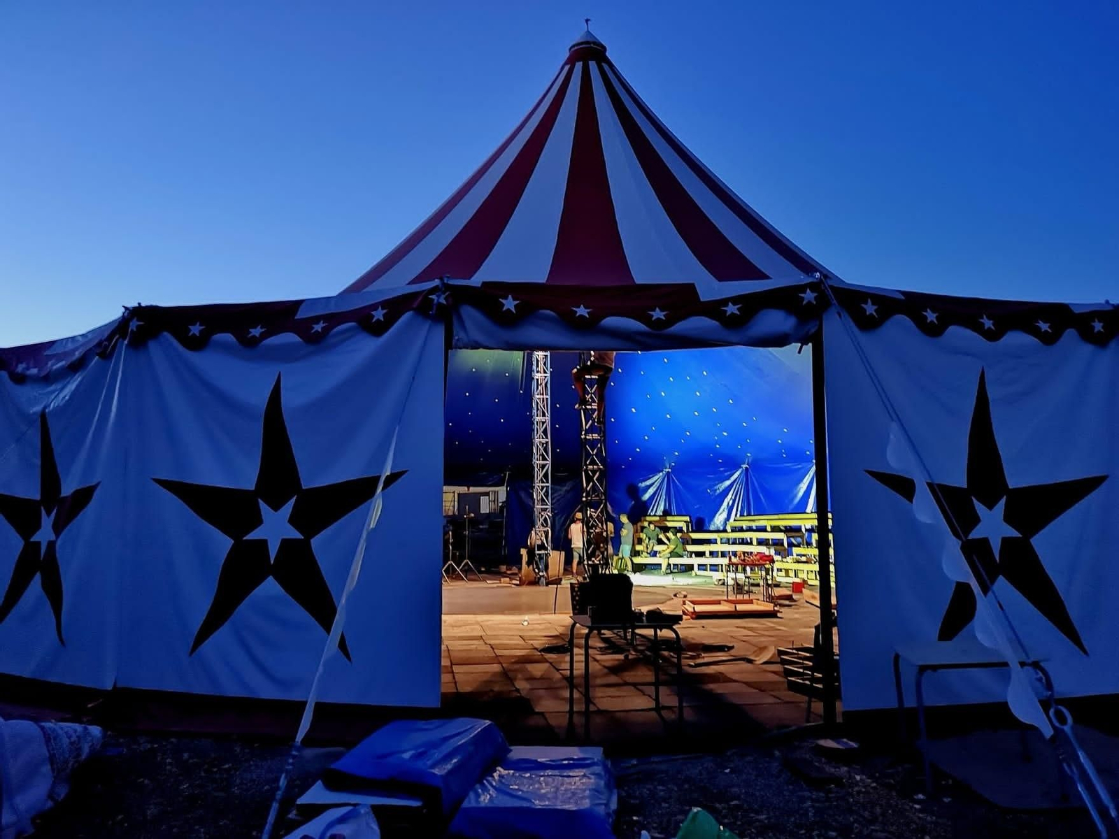 La nueva Carpa de las Estrellas abre sus puertas este viernes en Pizarra.
