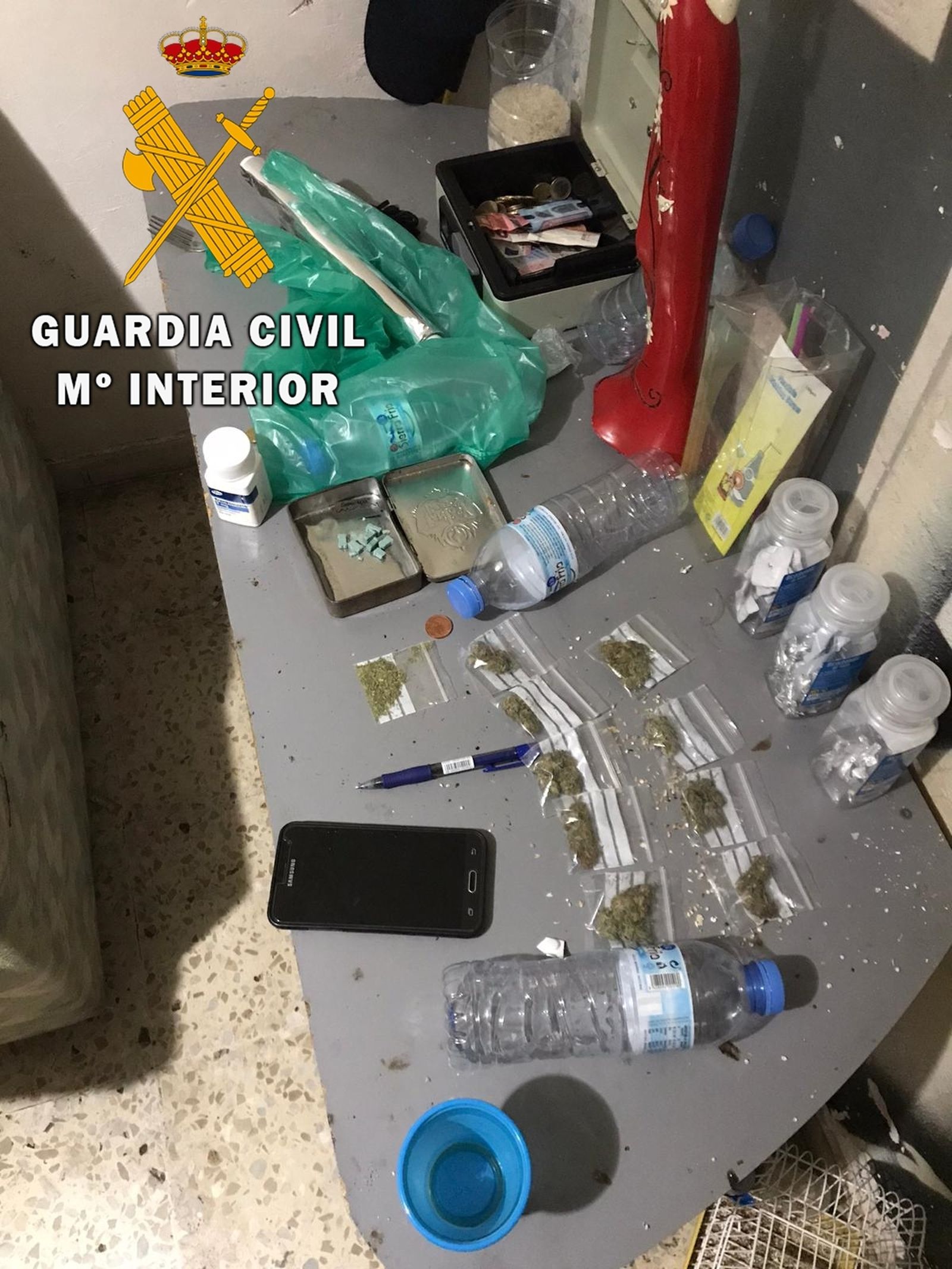 Detenido en Roquetas tras confesar a los agentes que vendía droga cuando fueron a buscarlo por un atraco