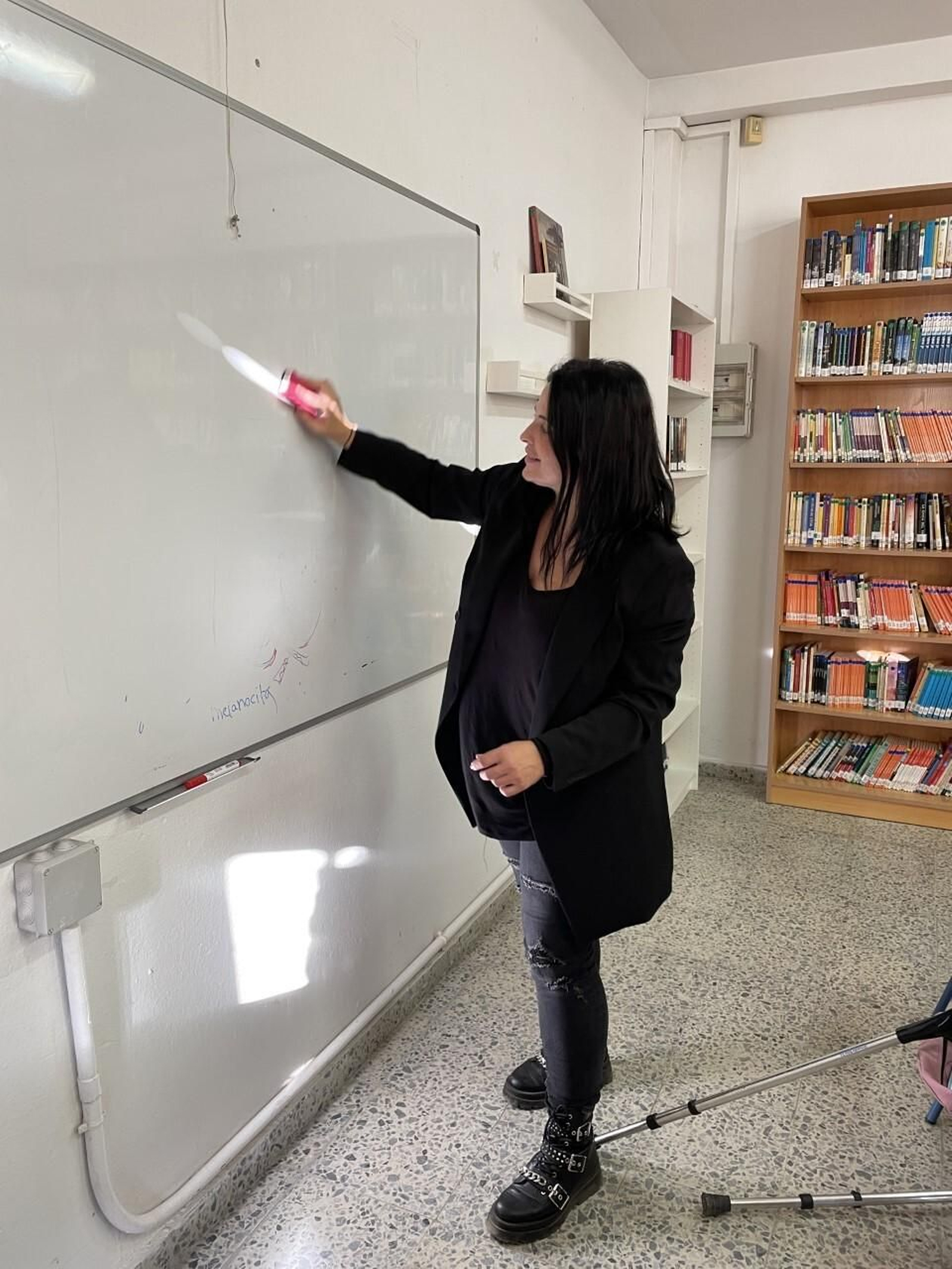 La profesora durante una clase.