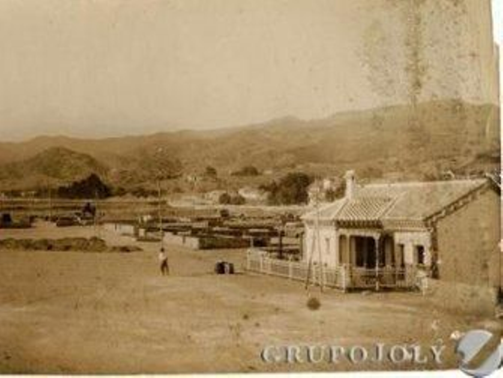 El barrio ganado al río y salpicado de casas baratas