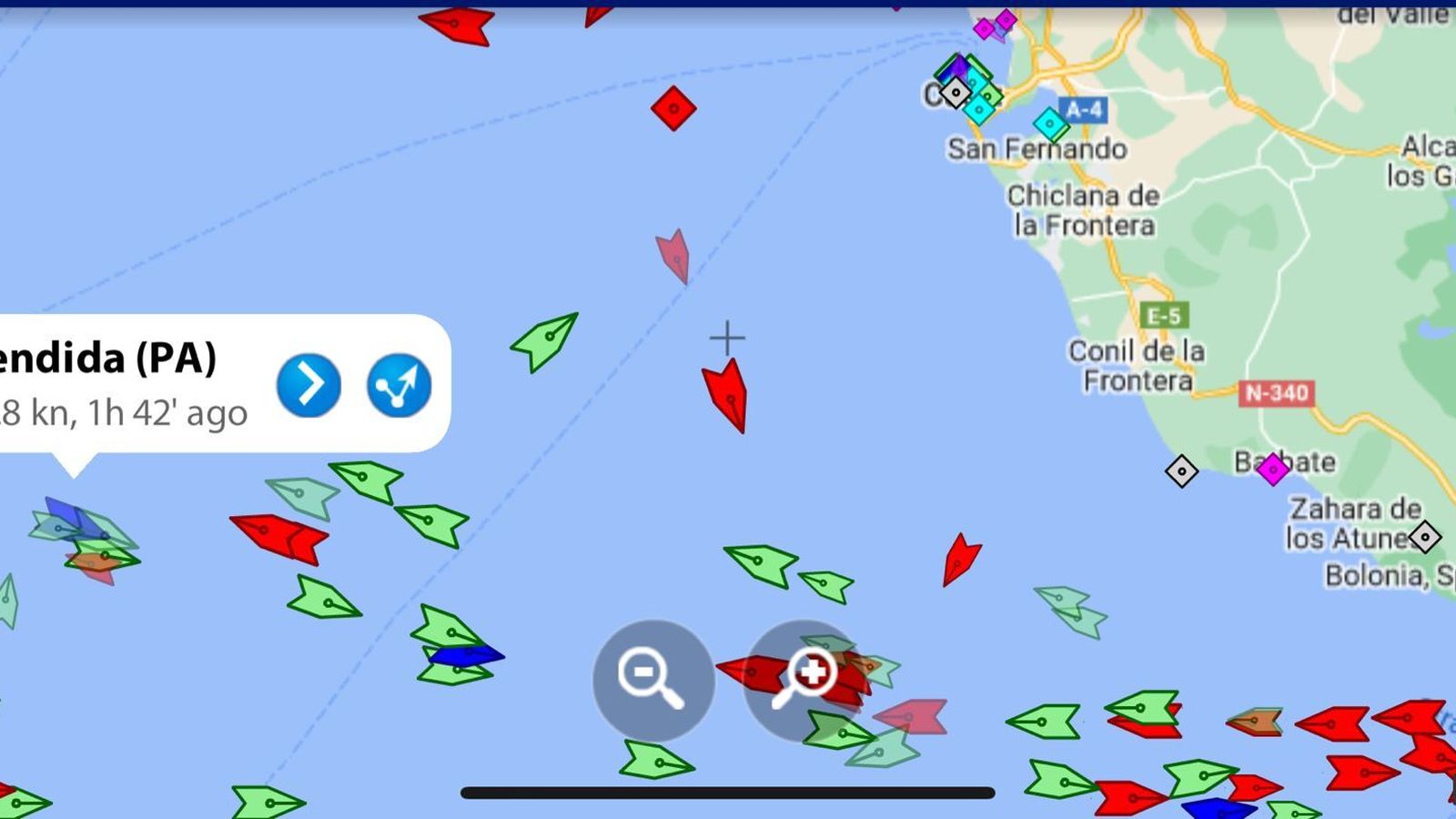 El radar de tráfico marítima refleaj la ubicación de hace unashoras del MSC Splendida, uno de los buques previstos hoy, ya muy lejos de Cádiz y rumbo a su nuevo destino.