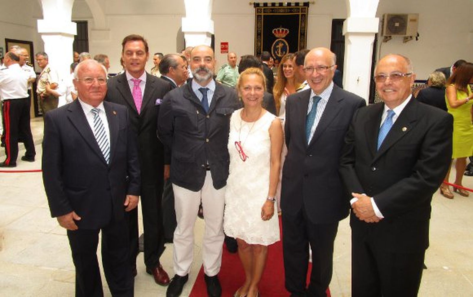 Fernando Lepiani, Agustín Núñez, Miguel Ángel Vizcaya, Felicidad Rodríguez, José Antonio Girón y Jaime Rocha, tras la toma de posesión.

Foto: Ignacio Casas de Ciria