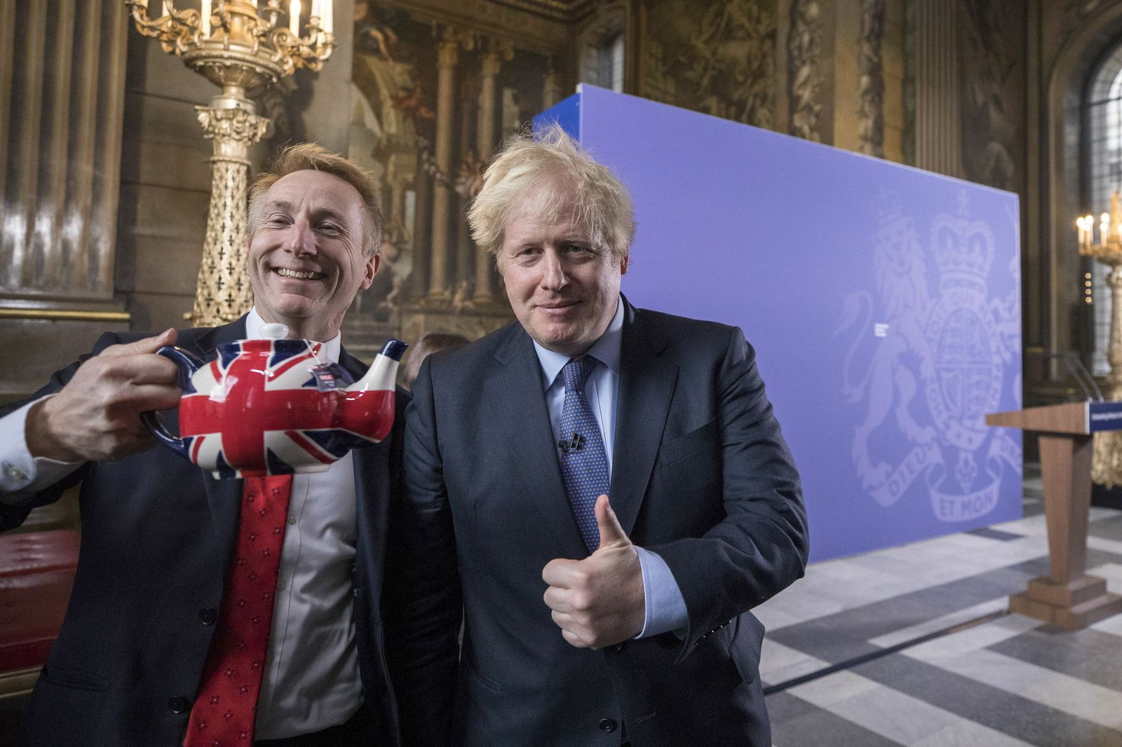 El primer ministro británico, Boris Johnson, gesticula tras su discurso en Londres.