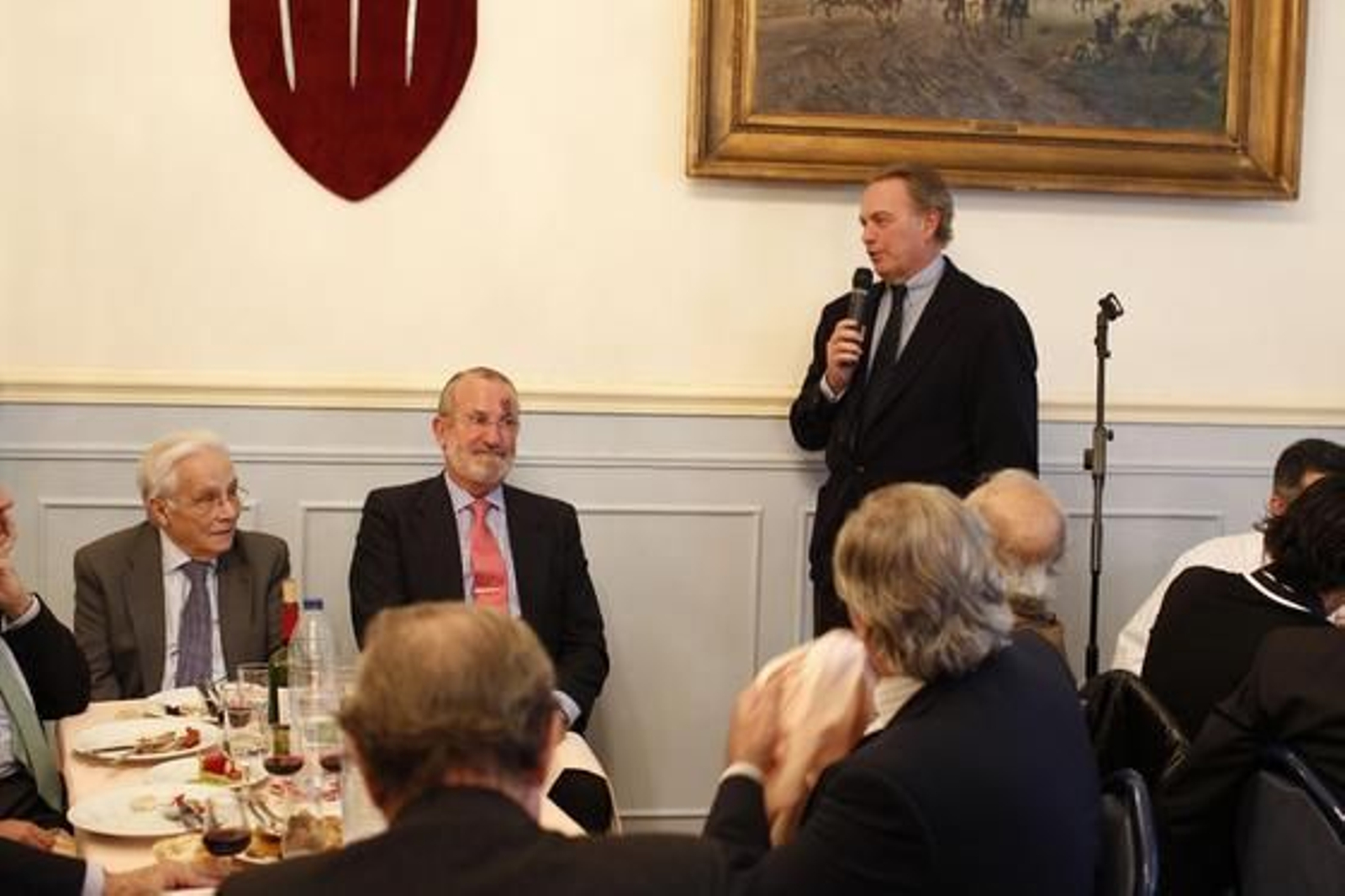 Los jerezanos afincados en Madrid se dieron cita en el Centro Cultural de los ejércitos para rendir homenaje a Bertín Osborne./José Ramón Ladra
