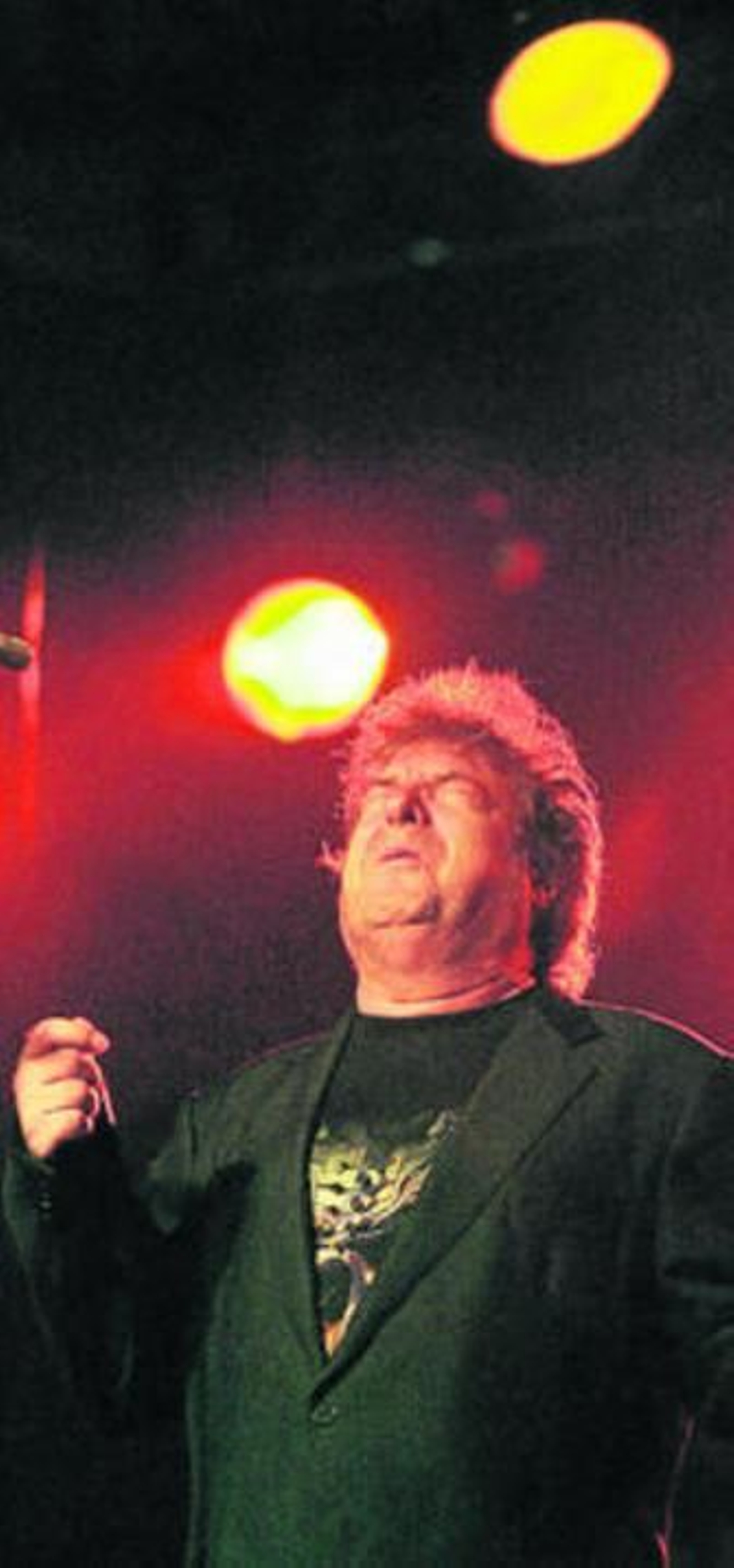 Cantando 'Omega' en la Bienal de Flamenco de Buenos Aires.