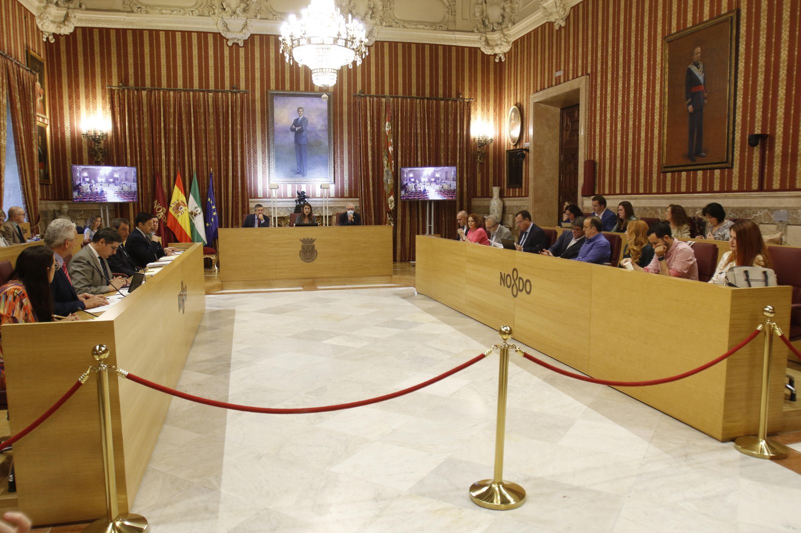 Todos los grupos políticos en un Pleno reciente celebrado en el Salón Colón de la Casa Consistorial.