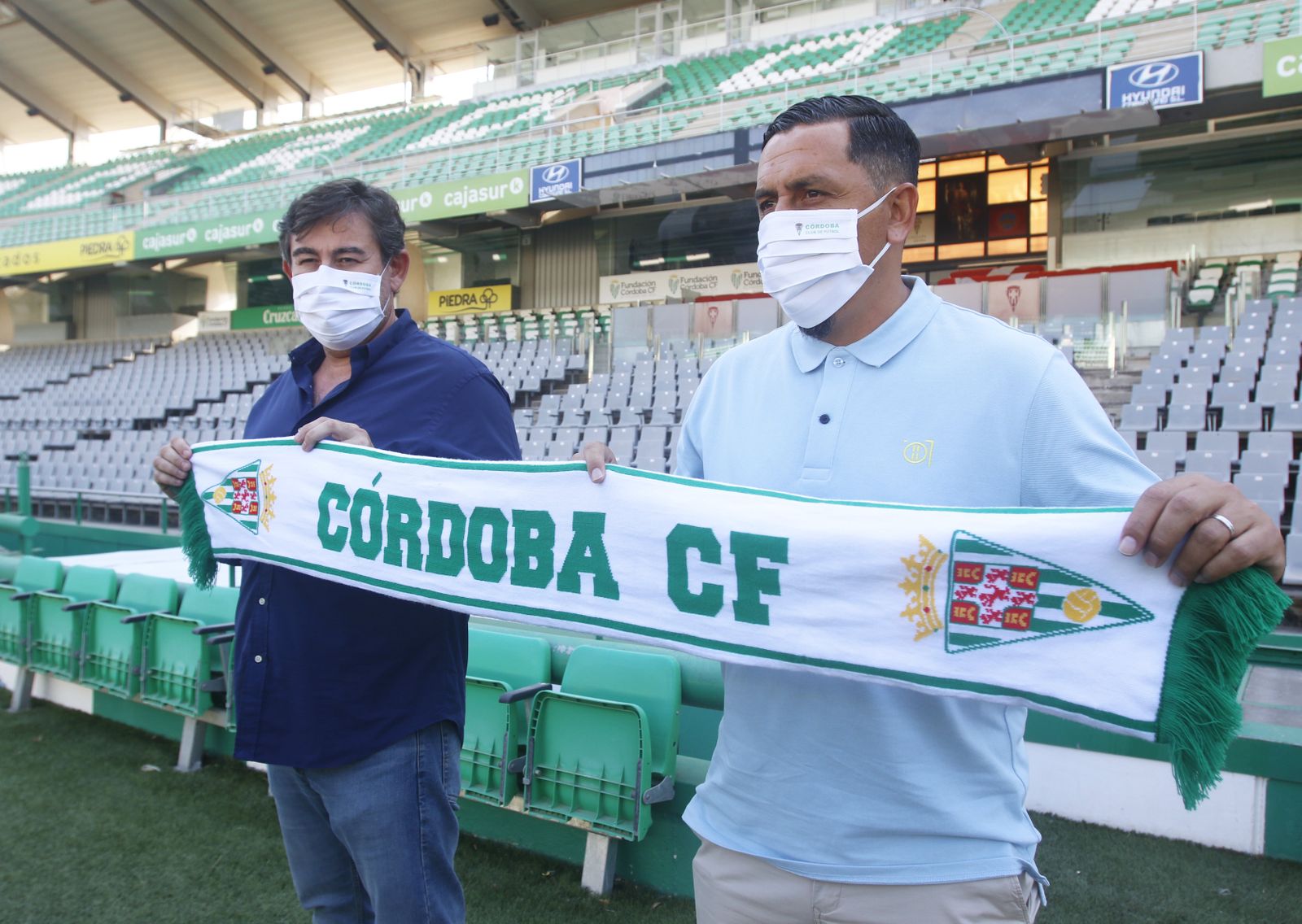 Las fotos de la presentación de Ariel Montenegro como técnico del Córdoba Femenino