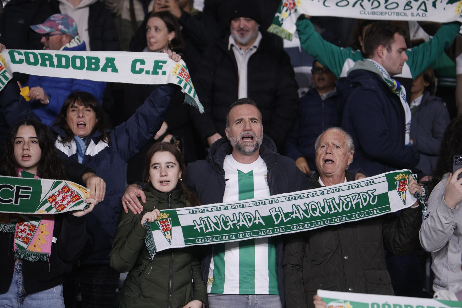 Las mejores fotos del ambiente en el Córdoba CF - Cádiz