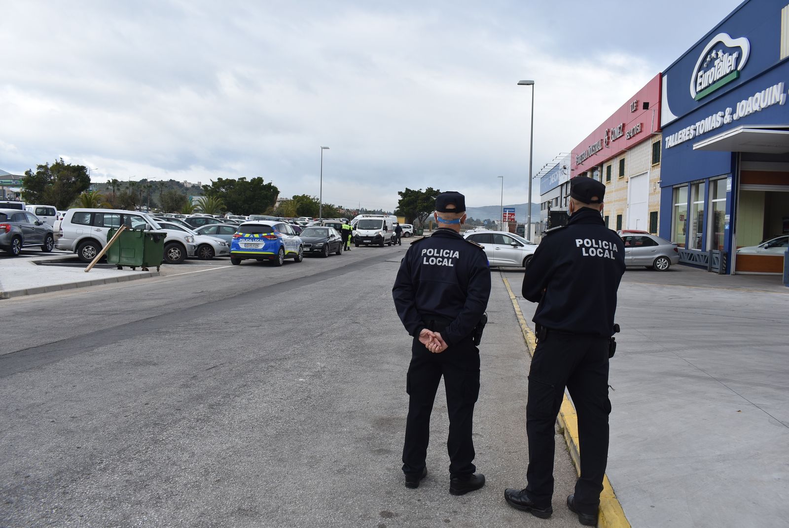 Dos policías locales de Alhaurín de la Torre.