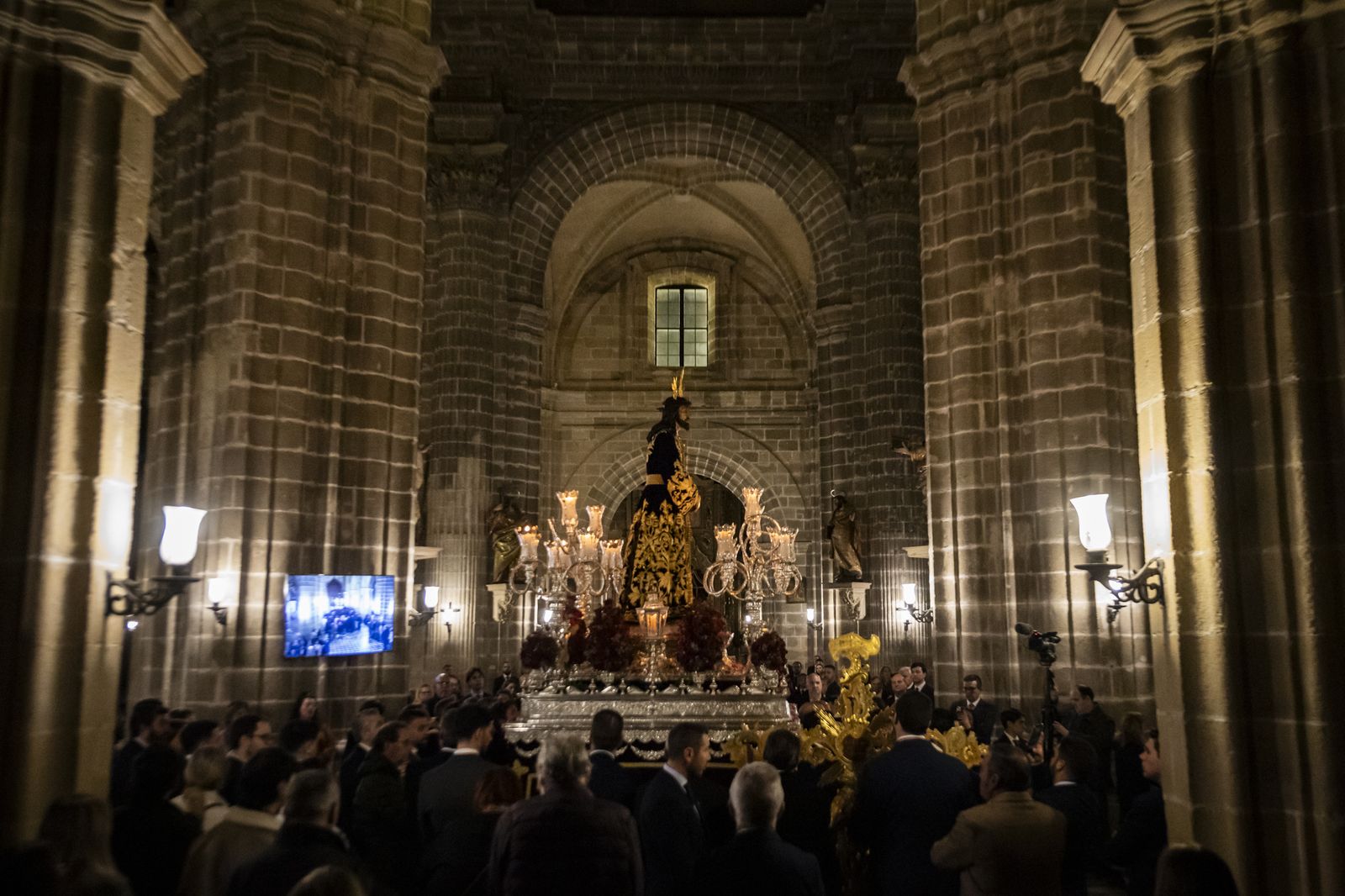 Vía-Crucis de las Hermandades con el Señor de la Sentencia