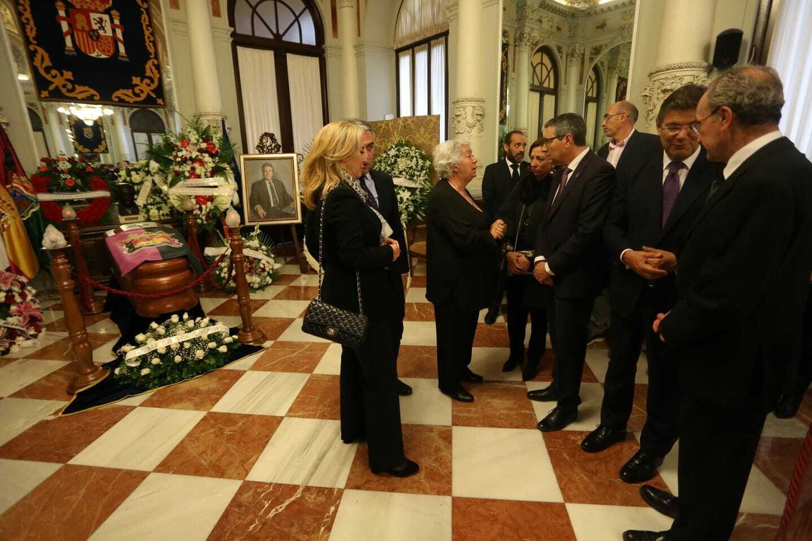Fotos de la capilla ardiente de Manuel Alcántara