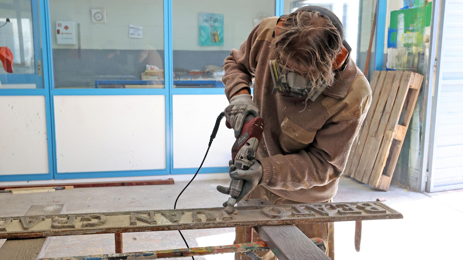 Trabajos de restauración del callejero de Jerez