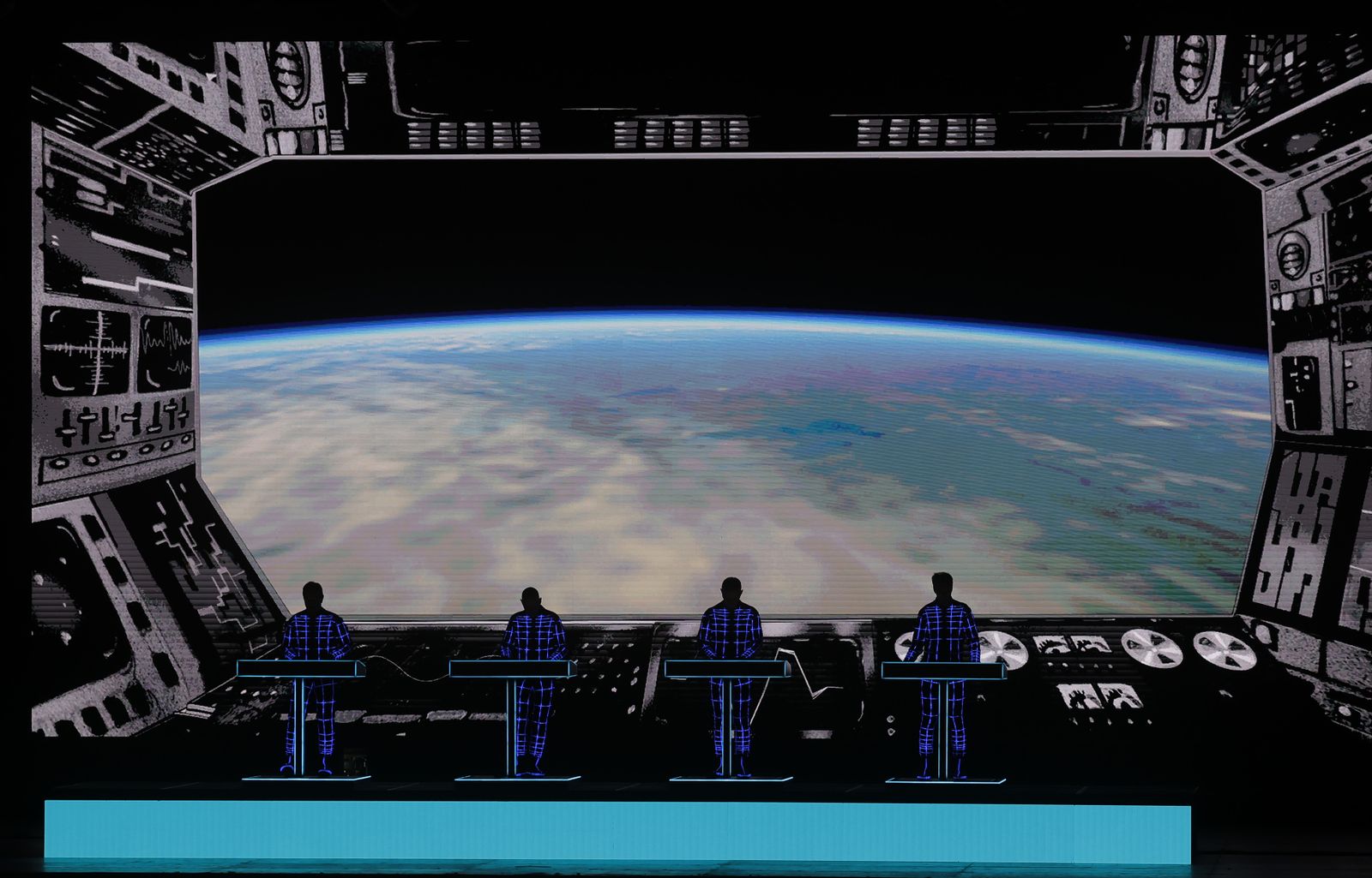 Las imágenes del concierto de Kraftwerk en el Icónica Fest