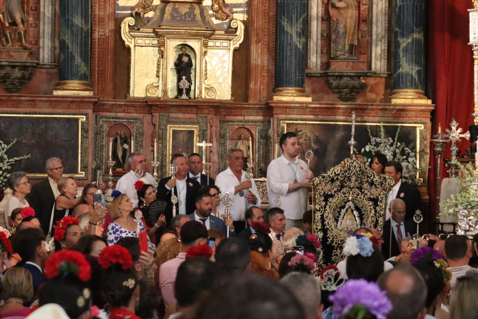 La procesión de Virgen del Valle de Santaella, en imágenes