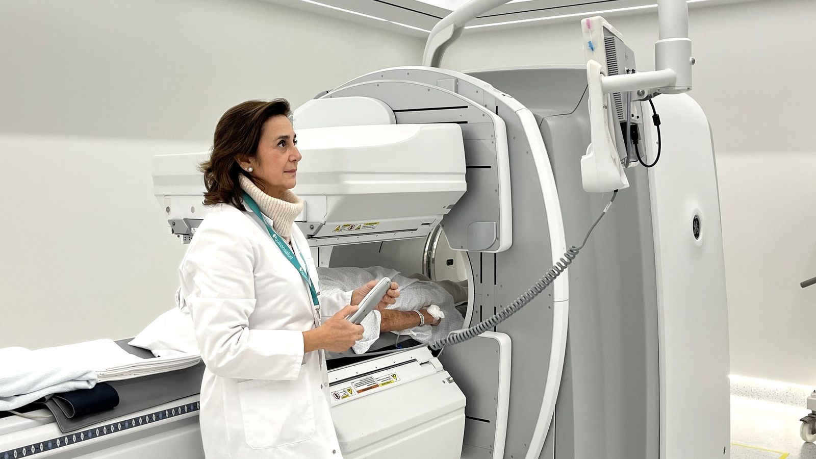 La doctora Beníntez en el Hospital Quirónsalud.