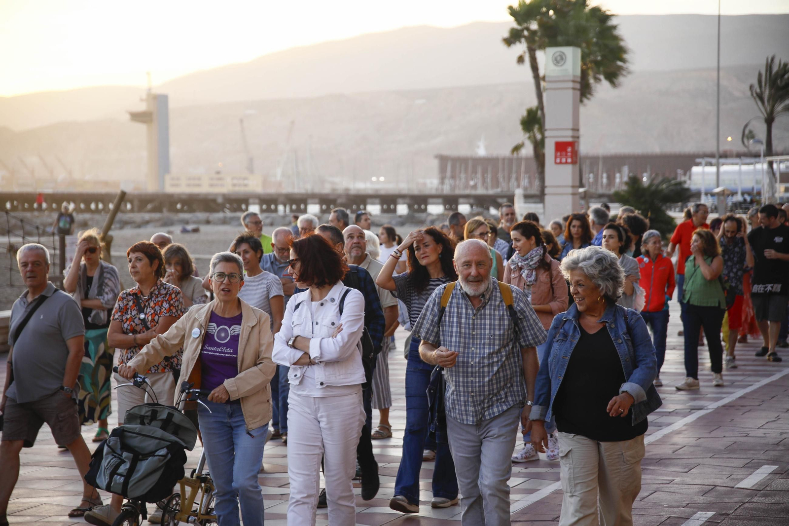 La manifestación "Genoveses sin hotel", en imágenes