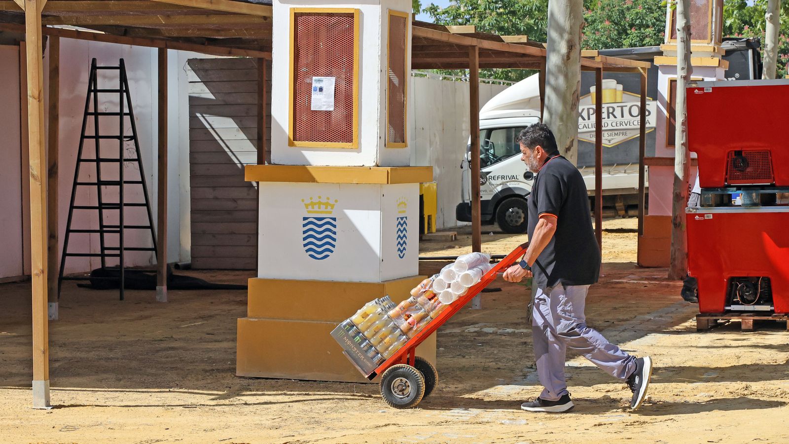 Preparativos en la Feria del Caballo 2024 de Jerez